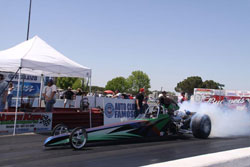 The K&N sponsored 4-link dragster is powered by a Sunset Racecraft 582.